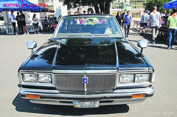 Ретро-ралі в Одесі. Червоний "Жук" для дівчат, американський Buick і англійська Lotus Super 7. В Одесі завершився всеукраїнський "забіг" раритетних автомобілів.