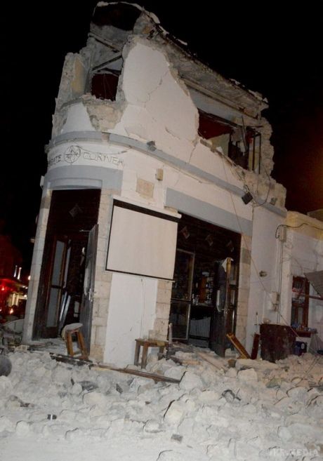 У Греції внаслідок землетрусу загинули громадяни Швеції та Туреччини. В результаті землетрусу, епіцентр якого був в Егейському морі, на грецькому острові Кос загинули громадяни Швеції та Туреччини.