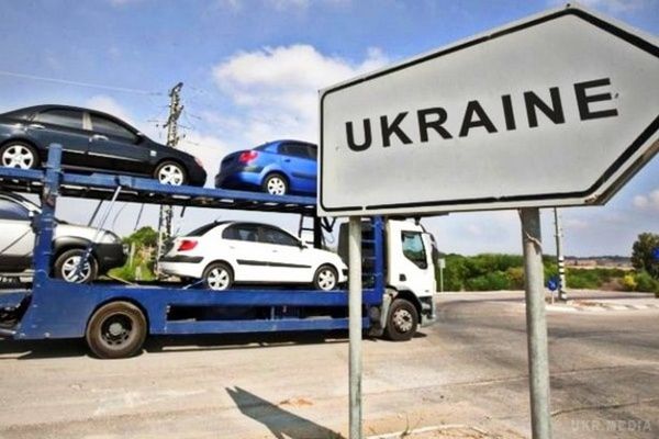  Скільки авто на іноземних номерах було ввезено в Україну. З 2014 року в Україну ввезли 490,7 тис. автомобілів з іноземною реєстрацією, 