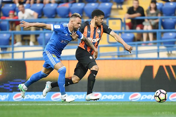 "Динамо" обіграло на виїзді "Шахтар" у 2-му турі чемпіонату України(фото, відео). Обидві команди порадували вболівальників яскравим футболом на стадіоні "Металіст".