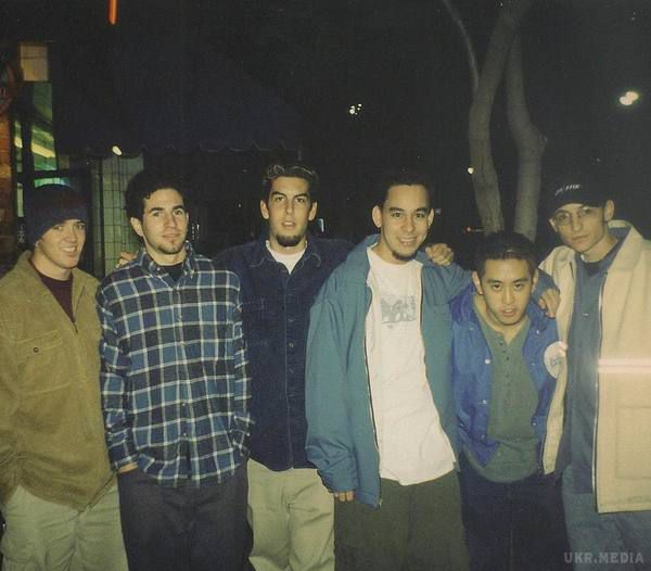 З'явилося перше архівне фото знаменитих Linkin Park. Один зі співзасновників гурту Linkin Park Майк Шинода поділився архівною світлиною майже 20-річної давності.