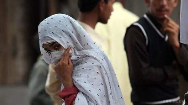 У Пакистані дівчину «засудили» до зґвалтування. 17-річна пакистанка так відпрацювала злочин брата.