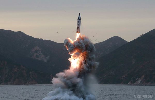 КНДР підтвердила другий запуск балістичної ракети і назвала її "попередженням" для США. Північна Корея в суботу повідомила про друге успішне випробування міжконтинентальної балістичної ракети.