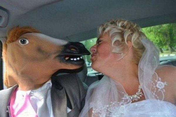 Весільні приколи, які підірвуть вам мозок.  "Вип'ємо за любов".