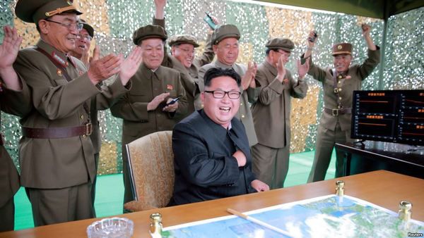 Кім Чен Ин твердить, що ракети КНДР можуть досягти континентальної частини США. Північнокорейський лідер Кім Чен Ин 29 липня заявив, що вся континентальна частина США тепер перебуває в межах досяжності міжконтинентальних балістичних ракет КНДР. 