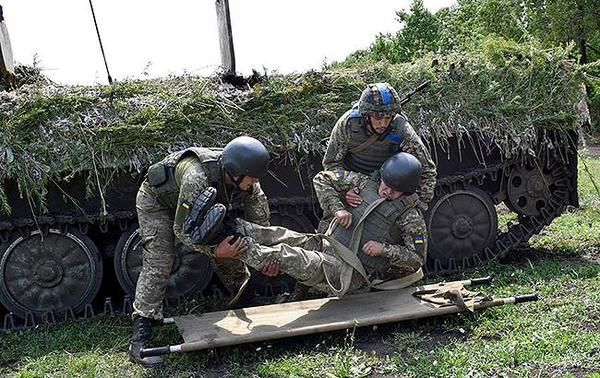 За день у зоні АТО 1 військовий загинув, ще 6 поранено. Із початку доби терористичні угруповання двічі відкривали вогонь на Донбасі.