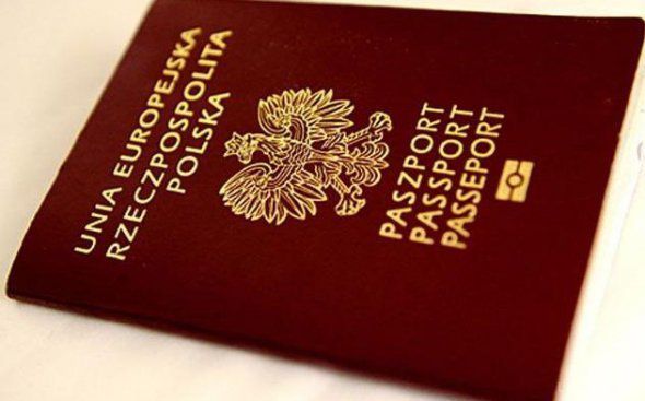 Поляки випустять паспорт із зображенням львівського Меморіалу орлят.  Новий дизайн документу присвятять сторіччю незалежності країни у 2018 році.