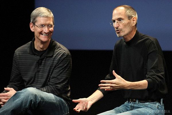 Apple вже не той: як Тім Кук руйнує все, що створив Стів Джобс. За часів Стіва Джобса MacBook був найкращим в світі лептопом, iPad - кращим планшетом, а iPhone - найкращим смартфоном. Зараз Apple керує Тім Кук, і перші два продукти вже практично померли, а iPhone з кожним роком все більше лають, ніж хвалять.


