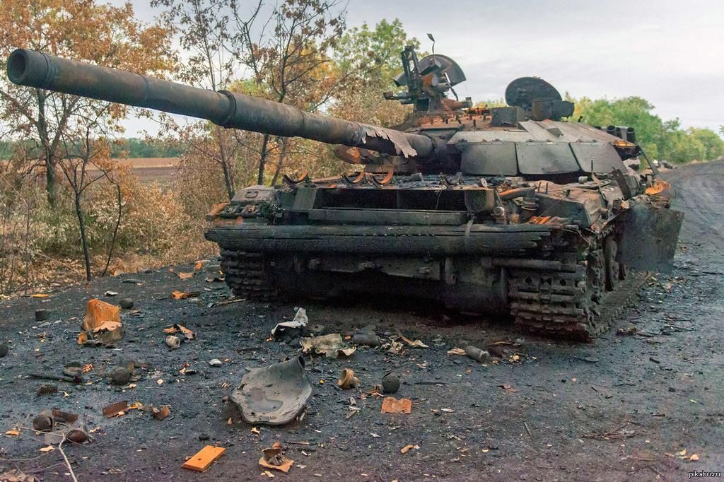  Чи впорається тисяча "Булатів" зі сотнею "Оплотів"?. Одним з найсучасніших танків, що перебувають на озброєнні української армії, вважається модернізований Т-64БМ «Булат», який нерідко називають дешевою альтернативою новішого БМ «Оплот»