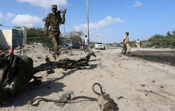 У Сомалі під час атаки бойовиків на миротворців загинули понад 20 людей. Бойовики Аш-Шабаб спробували атакувати військових за 140 км від Могадішо.