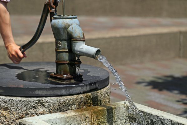 Яку воду корисно вживати для здоров'я. Ви є те, що п'єте.