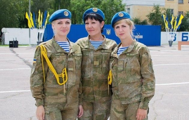 Найкращі СМС-привітання десантникам: в Україні відзначають День ВДВ. 2 серпня, на офіційному рівні в Україні відзначається День Високомобільних Десантних Військ.