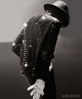Житель США сфотографував привида Майкла Джексона. Риси обличчя у примари дуже схожі на Майкла Джексона.