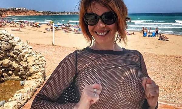 51-річна співачка Наталя Штурм шокувала пікантними  фото в Instagram. Зірка 90-х років опублікувала в Instagram серію відвертих фото, на яких позує в "непристойних" позах.