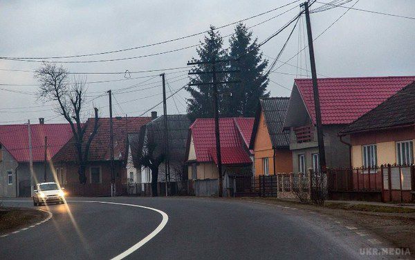 Як насправді живуть цигани в Україні (Фото).  Блиск і злидні.