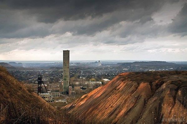 Окупований Донбас невдовзі перетвориться на “радіоактивний попіл”. Екологи та політики заговорили про масштабну екологічну катастрофу на окупованій території. 
