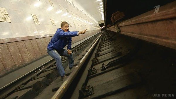 Що робити при падінні на рейки в метро?(відео). Інструкція, яка врятує життя!