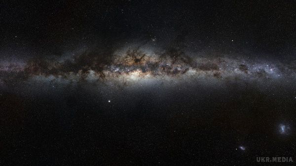 Створено найточнішу в історії мапу темної матерії Всесвіту. Для цього було проведено найбільше дослідження, учені зібрали дані про 26 млн галактик. За словами професора університетського коледжу в Лондоні Офера Лахава, карта дозволить побудувати більше припущень про устрій Всесвіту.