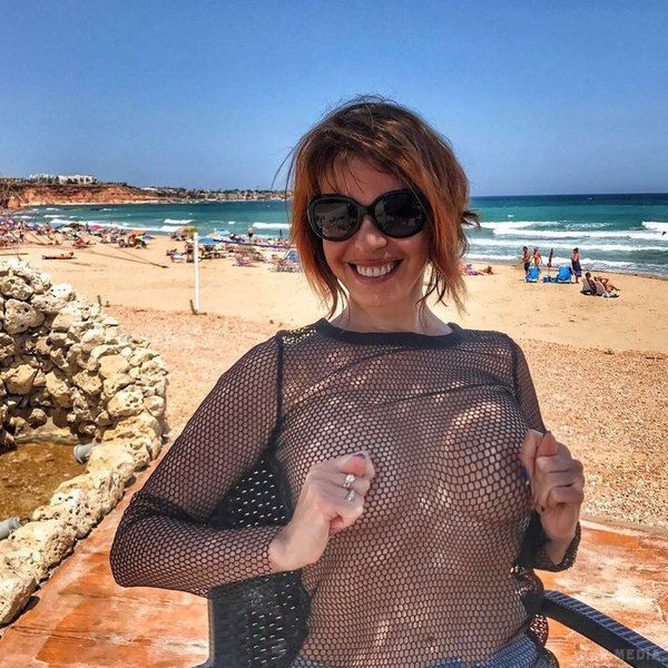 Наталія Штурм продовжує шокувати шанувальників - голі груди її родзинка (фото 18+). «Вам з паприкою або беконом?».