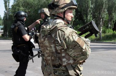 Терористи вже почали вантажівками вивозити майно жителів Донбасу, - розвідка. Про це повідомляє прес-центр Головного управління розвідки Міністерства оборони України на своїй сторінці у Facebook.