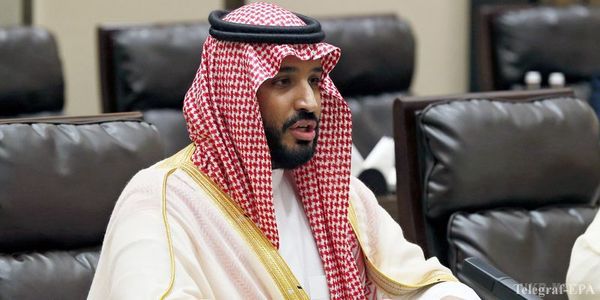 6 серпня у Саудівській Аравії здійснили замах на наслідного принца. Принц не постраждав, чоловік, що вчинив замах на нього заарештований.