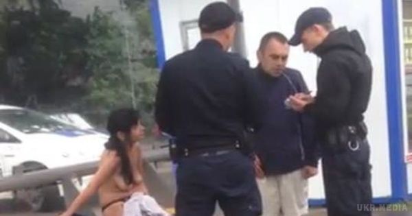 У Львові поліція затримала пару, яка зайнялася сексом прямо на автобусній зупинці (ФОТО). "Казанова" виявився пацієнтом психіатричної лікарні.