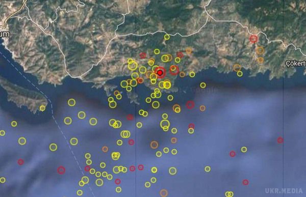 Туреччину потрясають землетруси. Черговий землетрус магнітудою 4.5 стався в Туреччині, в Егейському морі. 