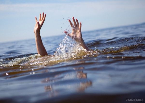 На Кіровоградщині у ставку потонули чотири людини. Серед загиблих діти .