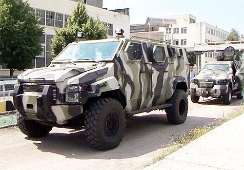 Український бронеавтомобіль "Спартан" показав себе в справі. Броньовик на трасі розвинув швидкість вище 100 км/год.