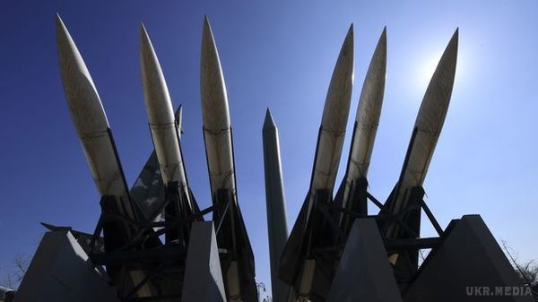 КНДР готує удар по базі США на Гуамі. У Північній Кореї заявили, що можуть запустити ракети в будь-який момент за словом Кім Чен Ина.