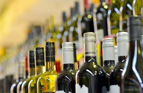Кабмін вирішив підняти ціни на алкоголь до 30%. Діючі мінімальні ціни не покривають виробничі витрати.

