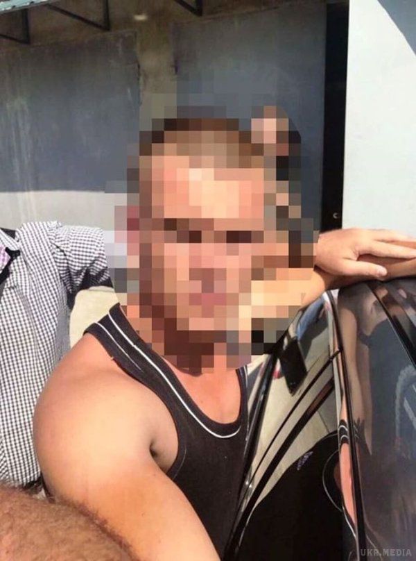 В Одесі четверо невідомих напали на поліцейських та викрали їхнє авто. Поліцейське авто викрали на очах у копів