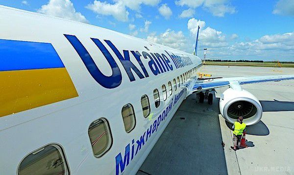 Співробітниця МАУ зняла українку з рейсу через відсутність зворотнього квитка. В аеропорту Івано-Франківська співробітниця МАУ відмовила українці у посадці на рейс до Валенсії через те, що у неї не було зворотнього квитка.