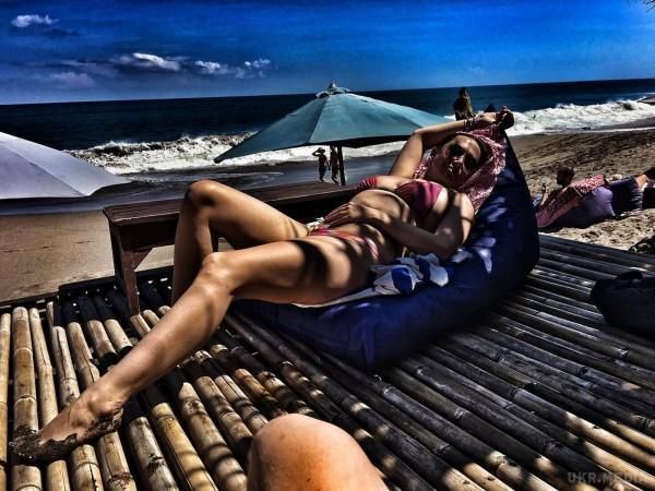 Сестра Жанни Фріске набирає популярність в соціальних мережах. Наталія Фріске виклала фотографії з відпустки на Балі.