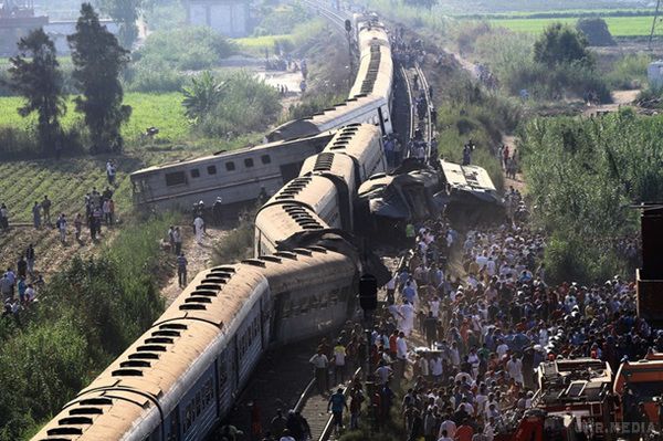 В Єгипті в результаті зіткнення поїздів кількість жертв зросла до 36 осіб понад 120 осіб постраждали(відео). Аварія сталася на півночі Єгипту в передмісті Олександрії.