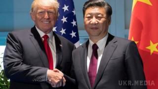 Китай радить Трампу вибирати слова по відношенню до КНДР. Раніше президент США попередив Північну Корею, що їй загрожують "великі-превеликі неприємності", якщо що-небудь станеться з островом Гуам, на якому розташована американська військова база.