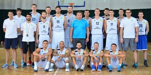 Збірна України відбула до Хорватії на товариський турнір. На груповому етапі Євробаскету-2017 збірна України в Тель-Авіві зіграє з Ізраїлем, Литвою, Грузією, Італією і Німеччиною. 