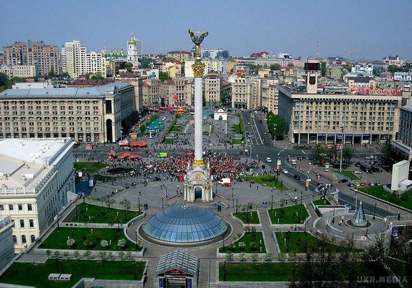 Кількість іноземних туристів, які відвідали місто Київ  зросла на 25,8%.  За перше півріччя 2017 року Київ вже відвідали 1,2 млн осіб.