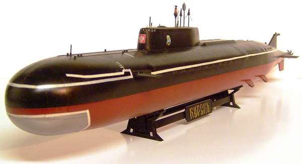 Вибух атомного підводного човна Курськ. Підводний човен «Курськ» відноситься до класу «Антей» проект 949А.