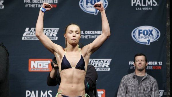 Відома дівчина-боєць знялась оголеною (Фото 18+). Популярна дівчина-боєць змішаного стилю Роуз Намаюнас, яка виступає в найлегшій вазі в Абсолютному бійцівському чемпіонаті (UFC), знялася оголеною для журналу Women's Health