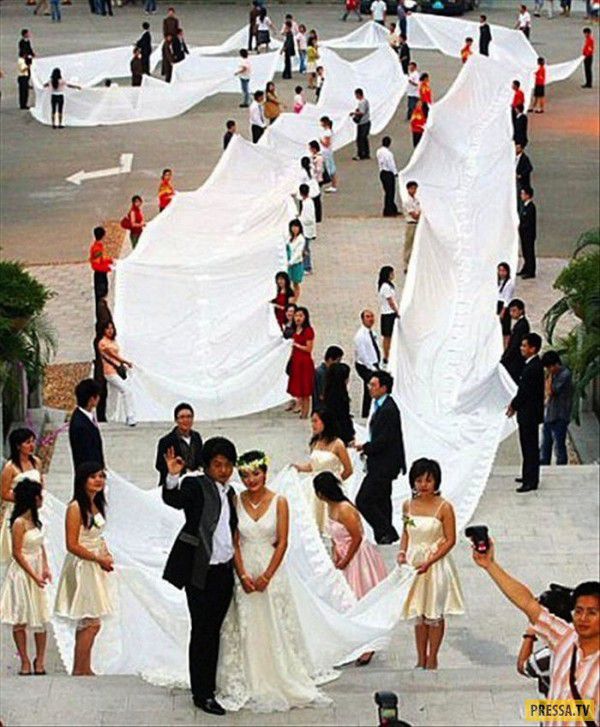 Ці наречені крупно облажалися з вибором весільної сукні. Найголовніший день в житті дівчини – це її весілля!,
