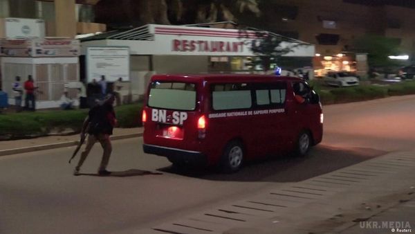 Теракт у столиці Буркіна-Фасо. Багато загиблих. Невідомі обстріляли турецький ресторан у столиці Буркіна-Фасо Уагадугу, внаслідок чого загинули 17 осіб.