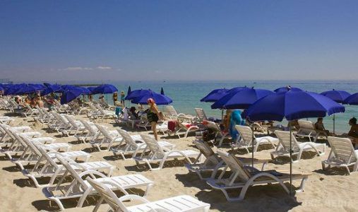 Влада Одеси закликає тимчасово утриматись від купання у морі. Усе тому, що велика кількість поверхневих вод потрапила в акваторію пляжів міста.