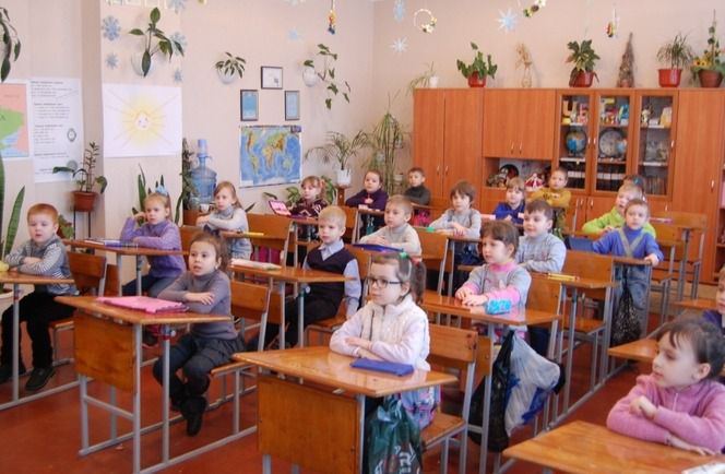 В Україні до школи підуть понад 408,2 тисяч першокласників. Найбільше першокласників буде в Дніпропетровській та Одеській областях, а також у Києві.