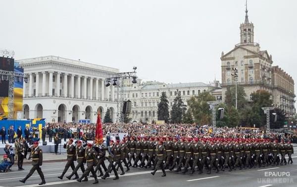 В параді на День Незалежності візьмуть участь військові з 10 країн, - Полторак. За словами Полторака, на парад до Києва запрошено 11 міністрів оборони інших країн.