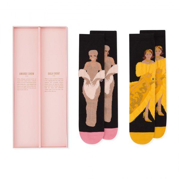 У продаж надійшли шкарпетки з зображенням Ріанни. Американська поп-співачка Ріанна спільно з брендом Stance випустила шкарпетки зі своїми кращими образами.
