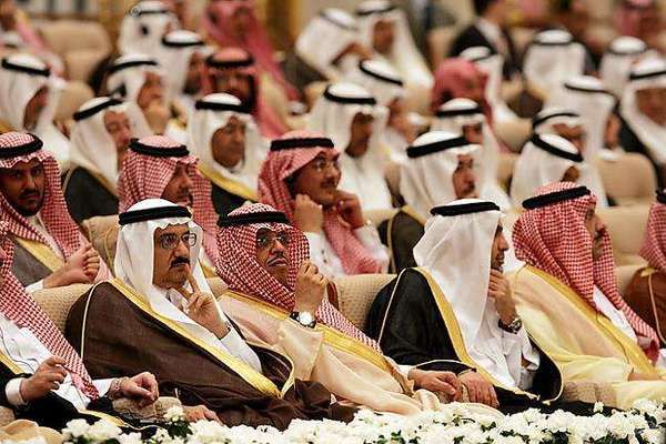У Саудівській Аравії оголосили про смерть принца Бандара бен Тадей бен Саада бін Абдулрахман Аль Сауда. Причина його загибелі не називається.
