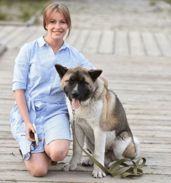Олена Кравець захопила фанатів природною красою (фото). Актриса студії «Квартал 95» вирушила на прогулянку з собакою.