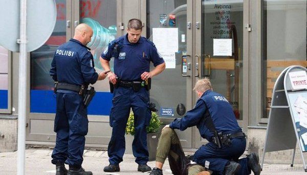 Напад у Фінляндії розслідують як теракт, підозрюваний - марокканець. Напад на людей у фінському місті Турку розслідують як терористичний акт, головний підозрюваний – марокканець.