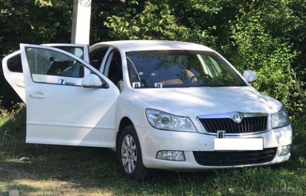 На Закарпатті розстріляли чоловіка: з'явилися фото. 19 серпня у селі Стужиця (закарпатська область) в автомобілі розстріляли місцевого жителя. Від отриманих травм чоловік помер на місці.